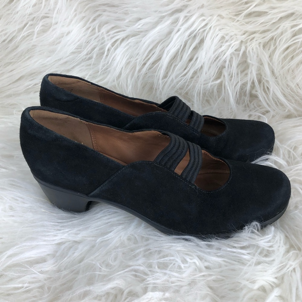 Clarks Mary Jane style kitten comfort heels